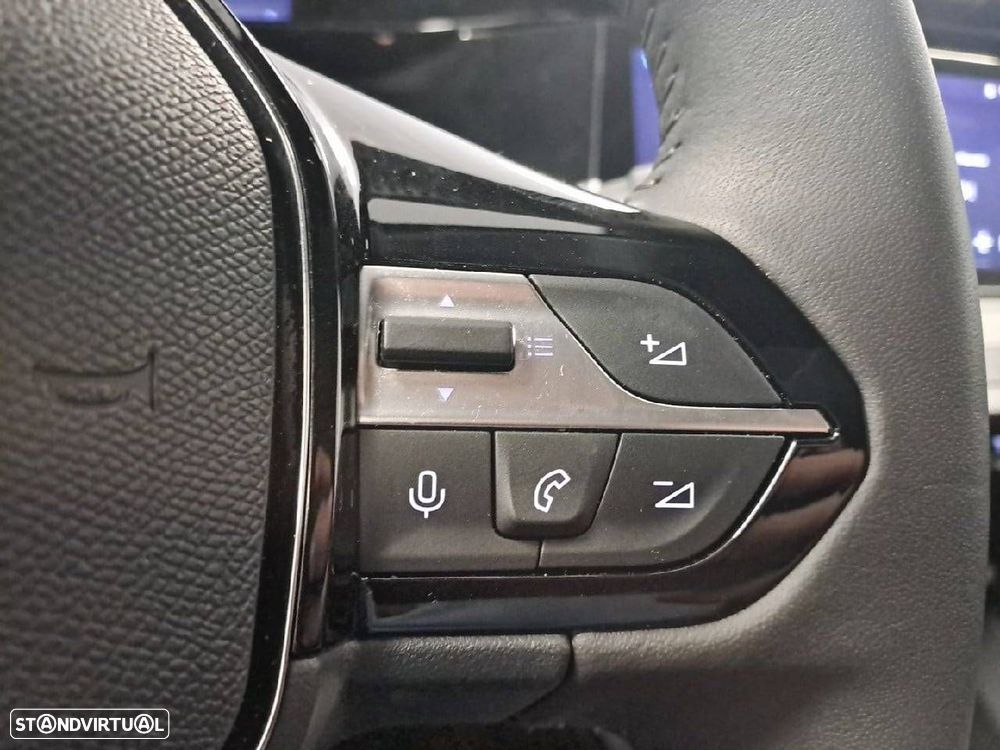 Peugeot 408 1.2 Hybrid Allure e-DCS6 - 17