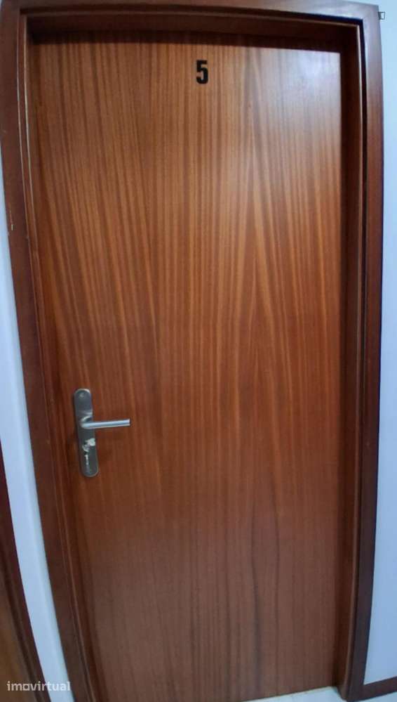 Quarto - localizado em Paranhos Porto - Grande imagem: 4/15