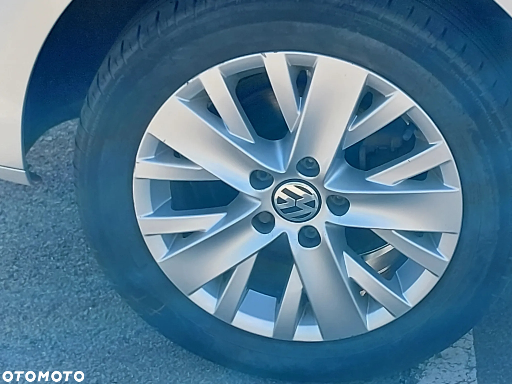 Volkswagen Touran 1.6 TDI DPF BlueMot Comfortline - 12