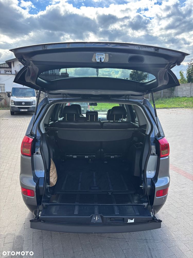 Peugeot 4007 - 5