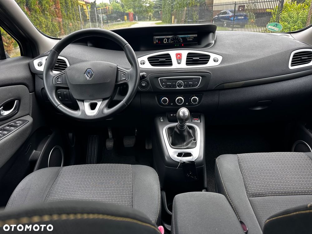 Renault Scenic 1.6 16V 110 Authentique - 32