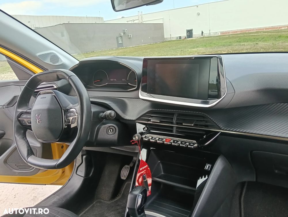 Peugeot 208 1.2 L PureTech STT Active - 12