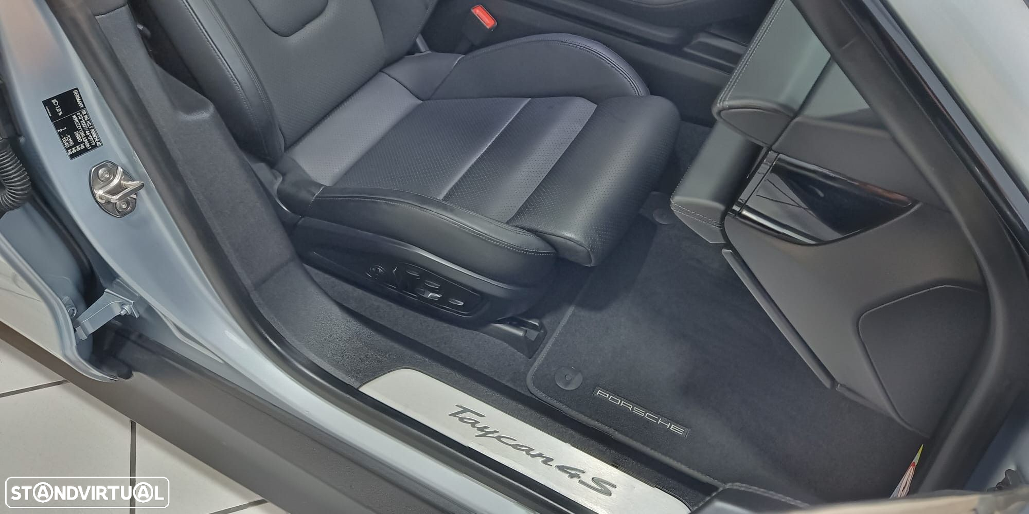 Porsche Taycan 4S - 17