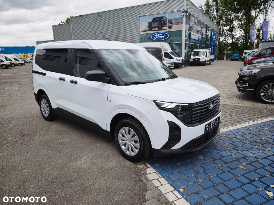 Ford Transit Courier - 8