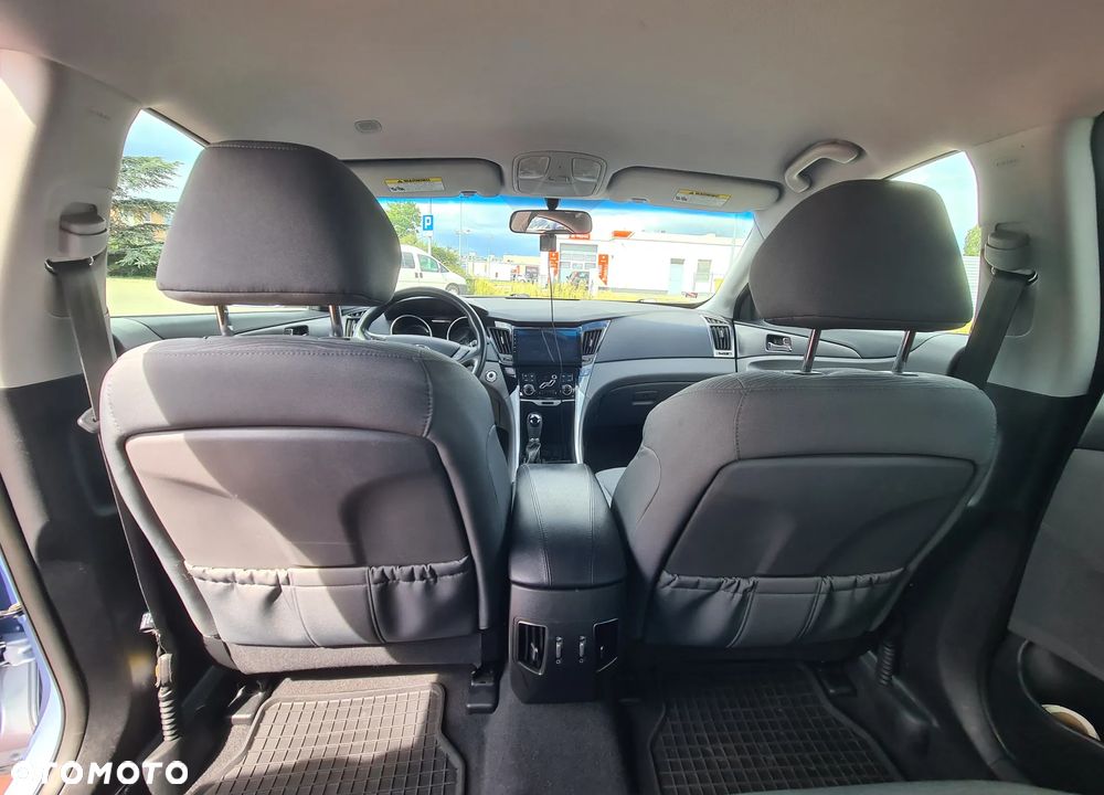 Hyundai Sonata - 8