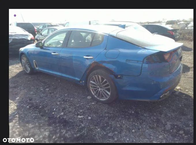Kia Stinger - 12
