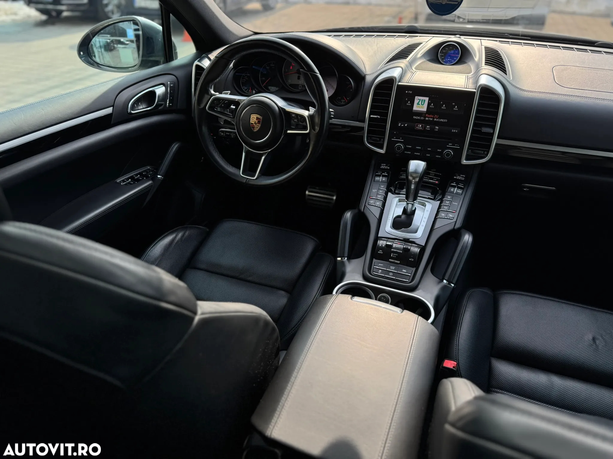 Porsche Cayenne - 25