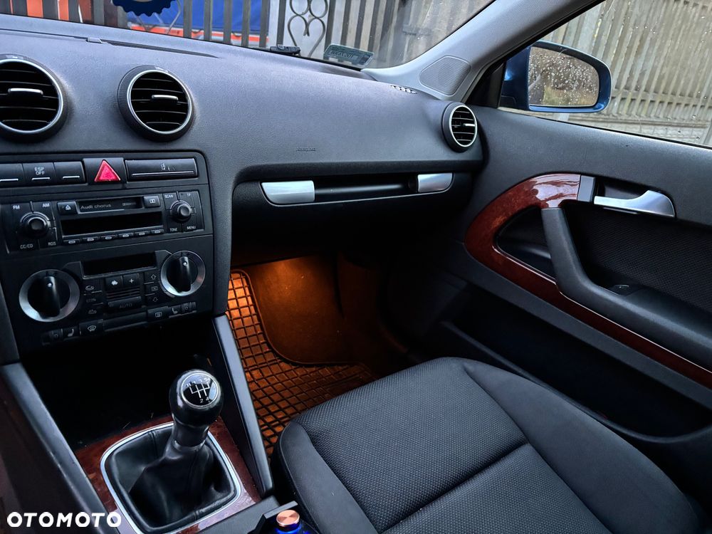 Audi A3 3-drzwiowe 1.6 Ambiente - 12