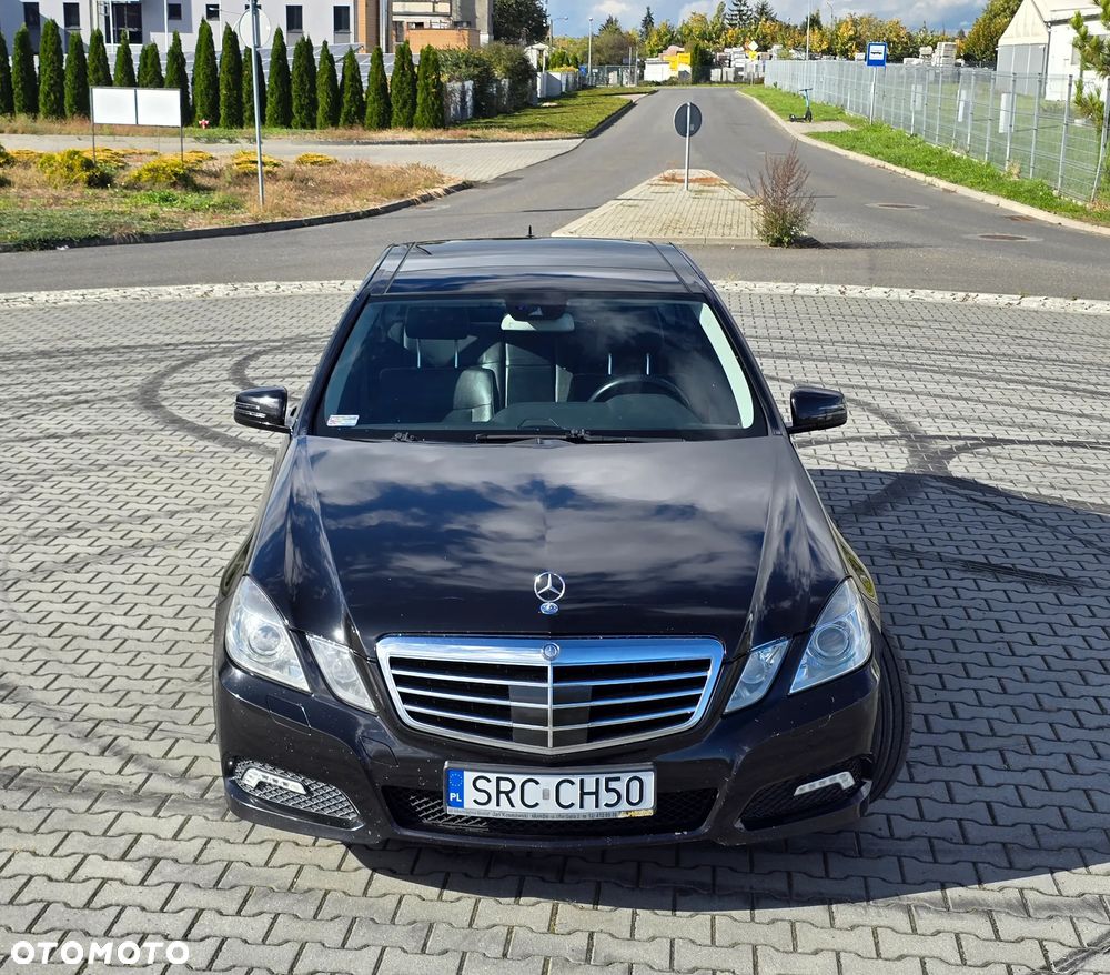 Mercedes-Benz E-Class 2009 photo 2