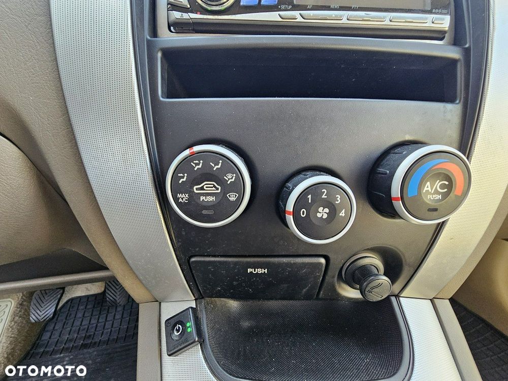 Hyundai Tucson 2.0 4WD GLS - 27