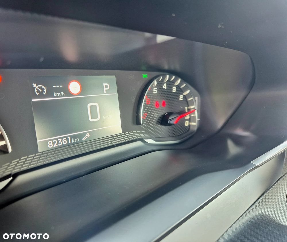 Peugeot 2008 PureTech 130 EAT8 Allure Pack - 12