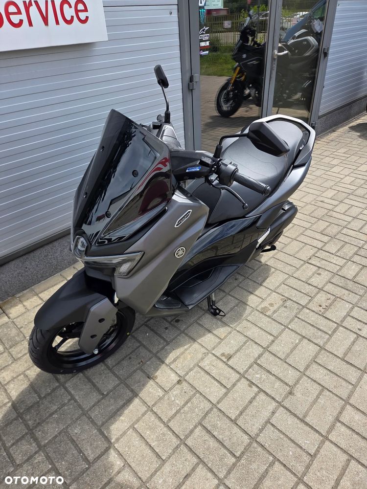 Yamaha NMAX - 4