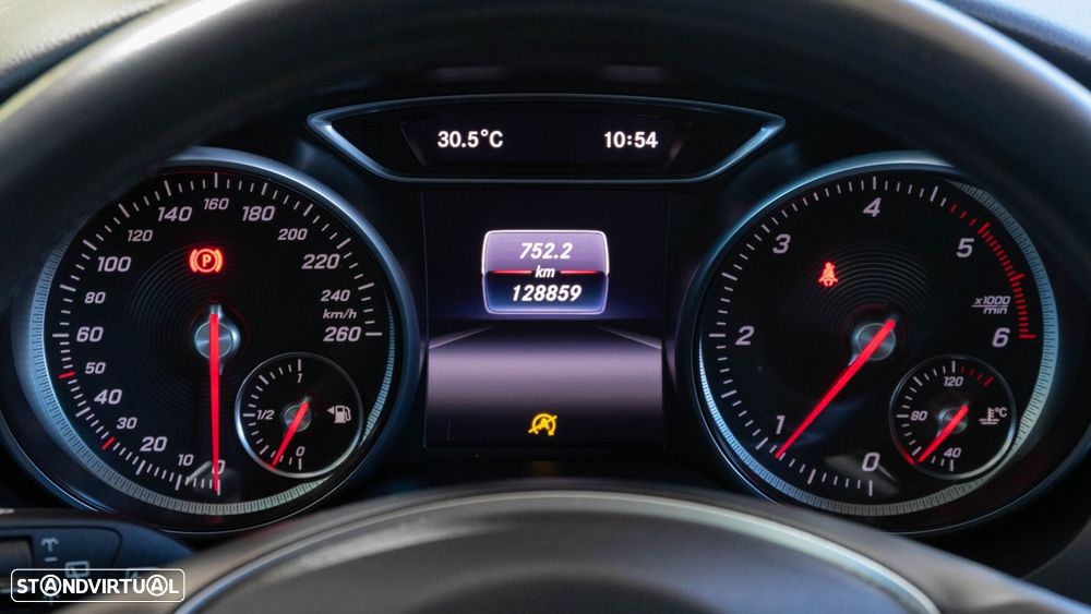 Mercedes-Benz CLA 180 d Shooting Brake Urban - 7