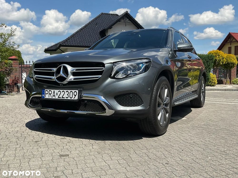 Mercedes-Benz GLC 250 4Matic 9G-TRONIC AMG Line - 1
