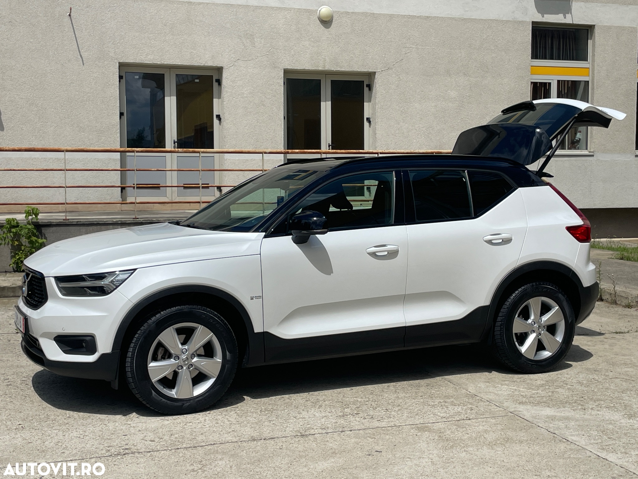 Volvo XC 40 D3 R-Design - 9