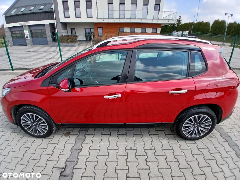 Peugeot 2008 1.2 Pure Tech Allure S&S - 6