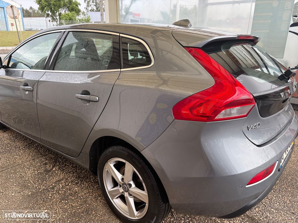 Volvo V40 D2 Momentum - 5