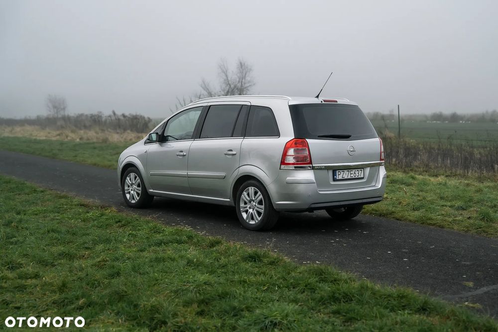 Opel Zafira 1.8 Cosmo - 3