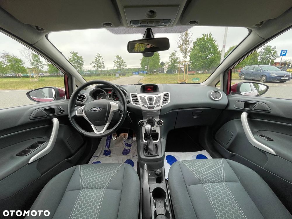 Ford Fiesta 1.6 Ti-VCT Titanium - 16