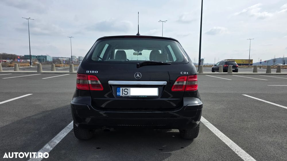 Mercedes-Benz B 180 - 5