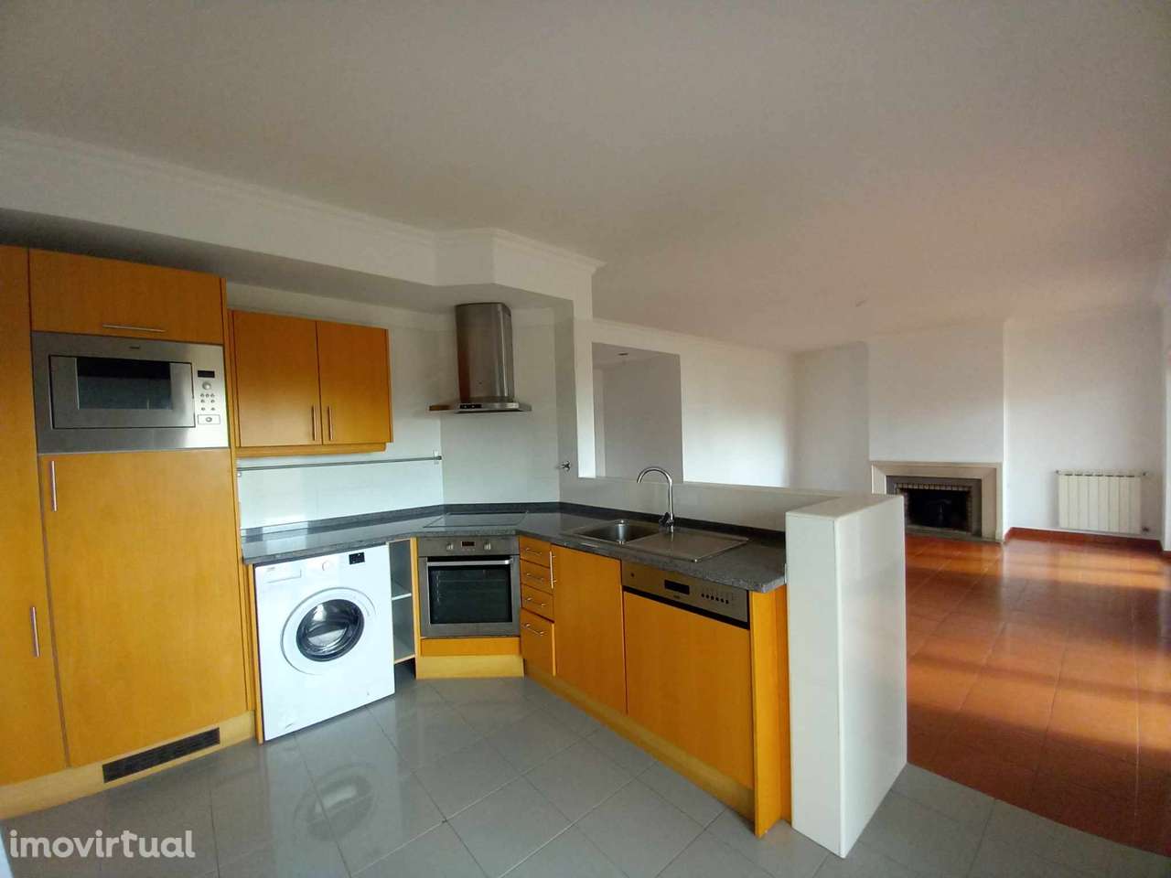 T1 no Campo Real com Terraço e Estacionamento! - Grande imagem: 3/19