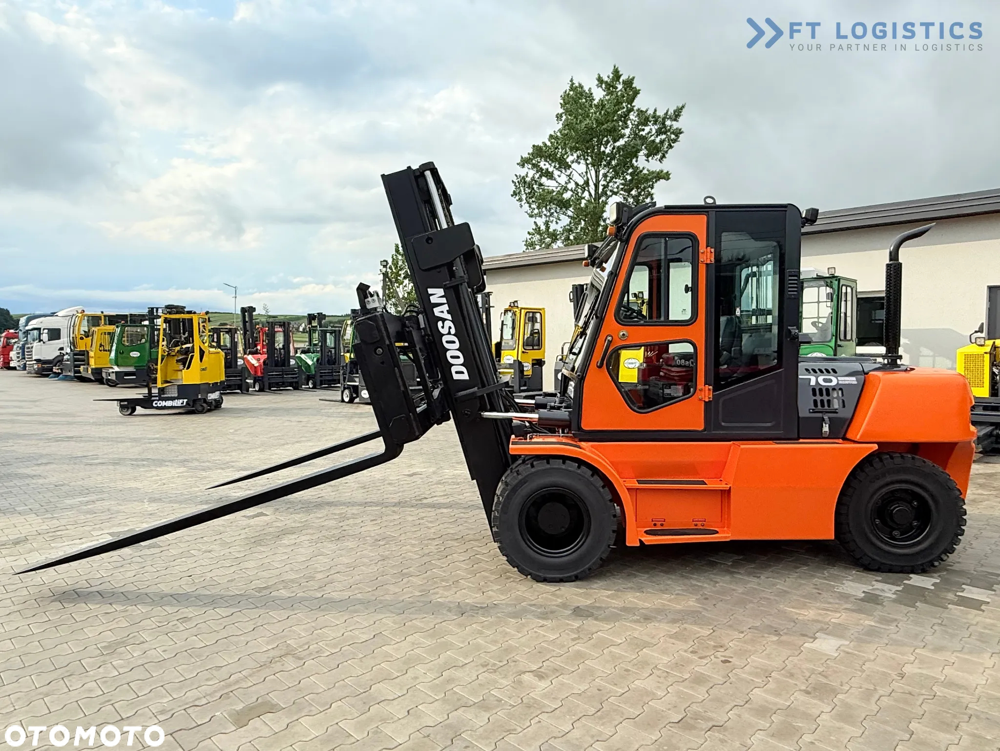Doosan DOOSAN_DUPLEX-3000MM_PRZESUW-BOCZNY_POZYCJONER_WIDŁY-2500MM_7000KG_KABINA_JAK-NOWY - 30