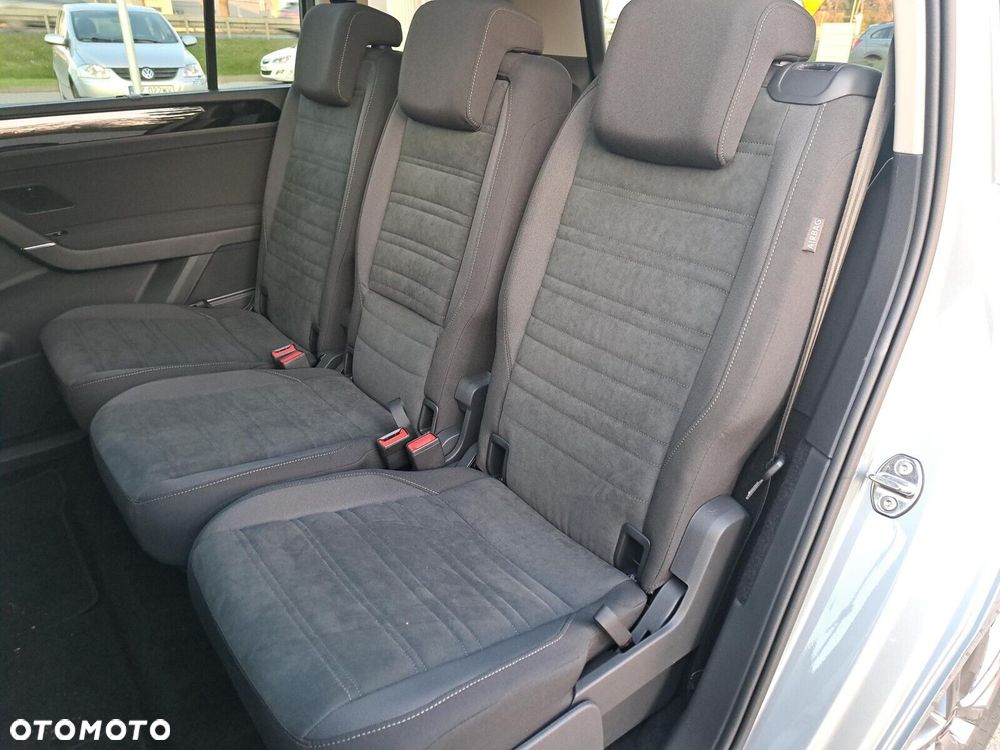 Volkswagen Touran - 16