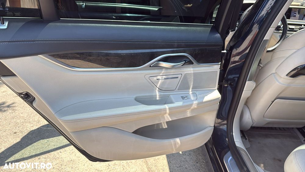 BMW Seria 7 740d xDrive - 16