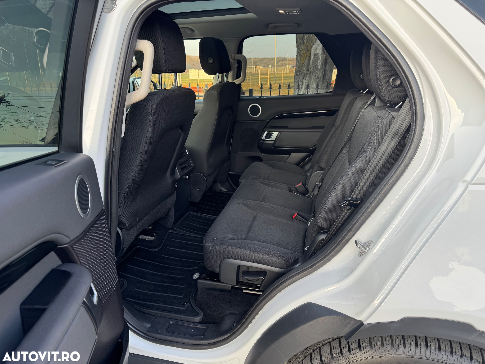 Land Rover Discovery 2.0 L TD4 SE - 15