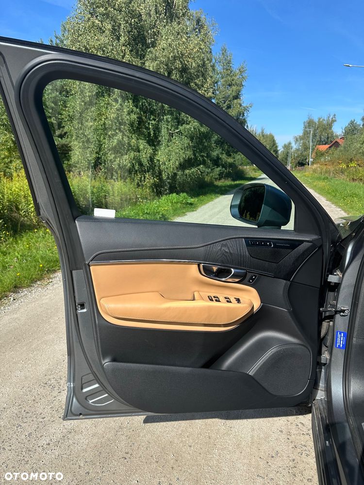 Volvo XC 90 - 25