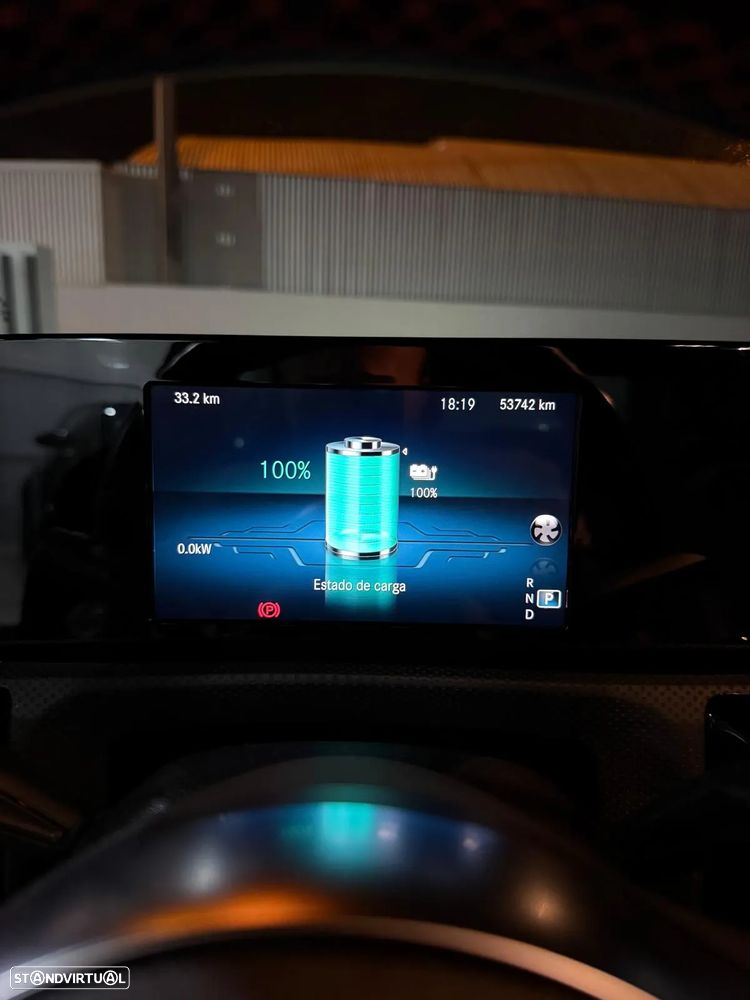 Mercedes-Benz A 250 Limousine e 8G-DCT AMG Line - 24