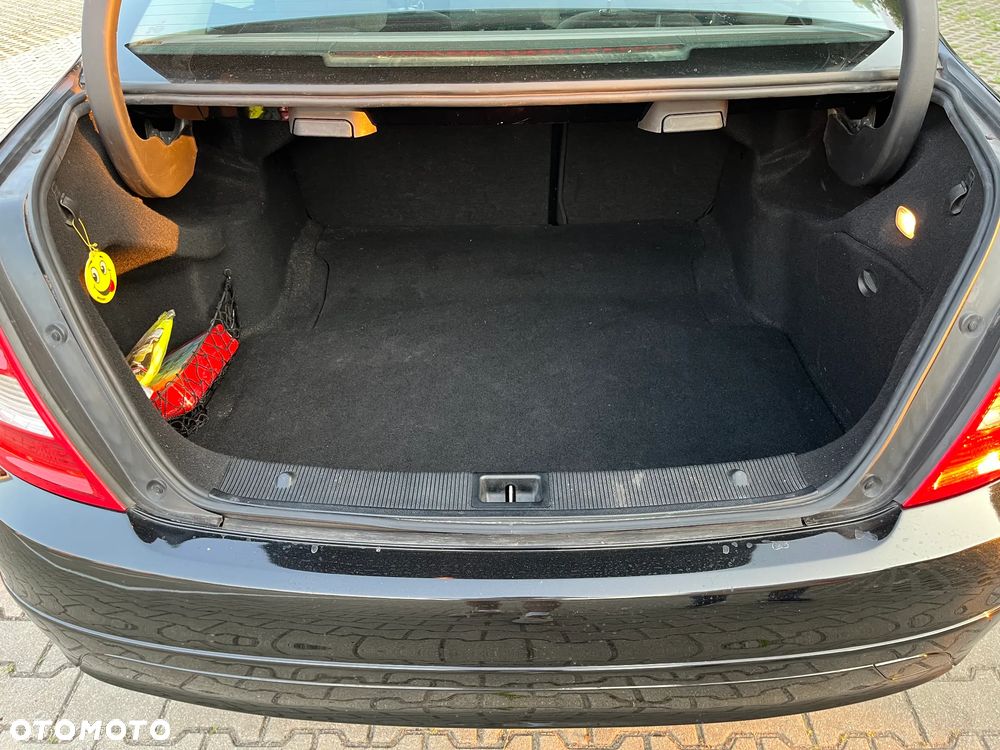 Mercedes-Benz Klasa C 180 CDI DPF (BlueEFFICIENCY) Elegance - 14