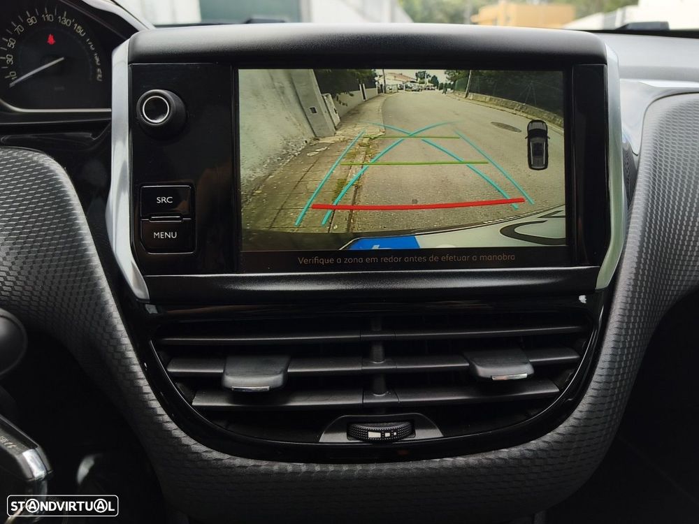 Peugeot 2008 1.2 PureTech Allure EAT6 - 43