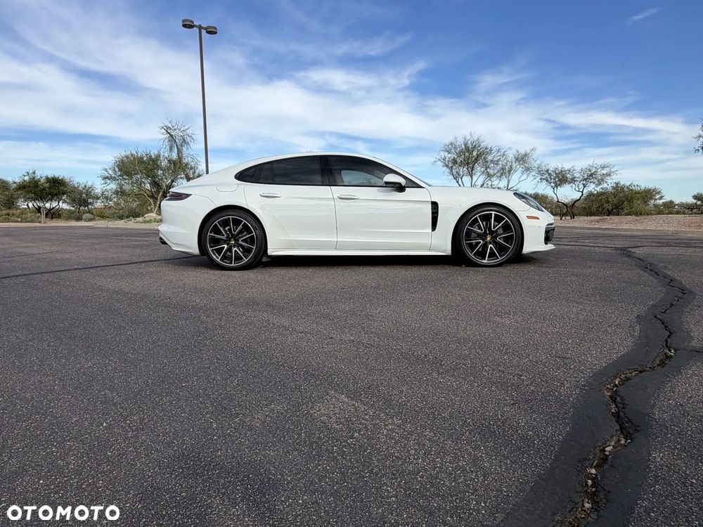 Porsche Panamera - 18