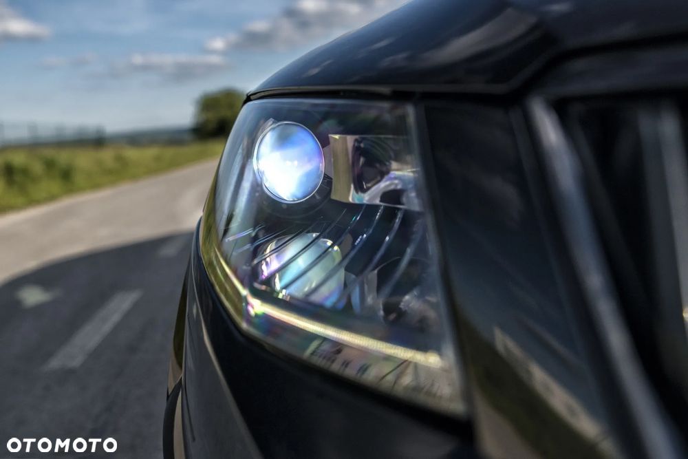 Skoda Octavia 2.0 TSI RS - 9