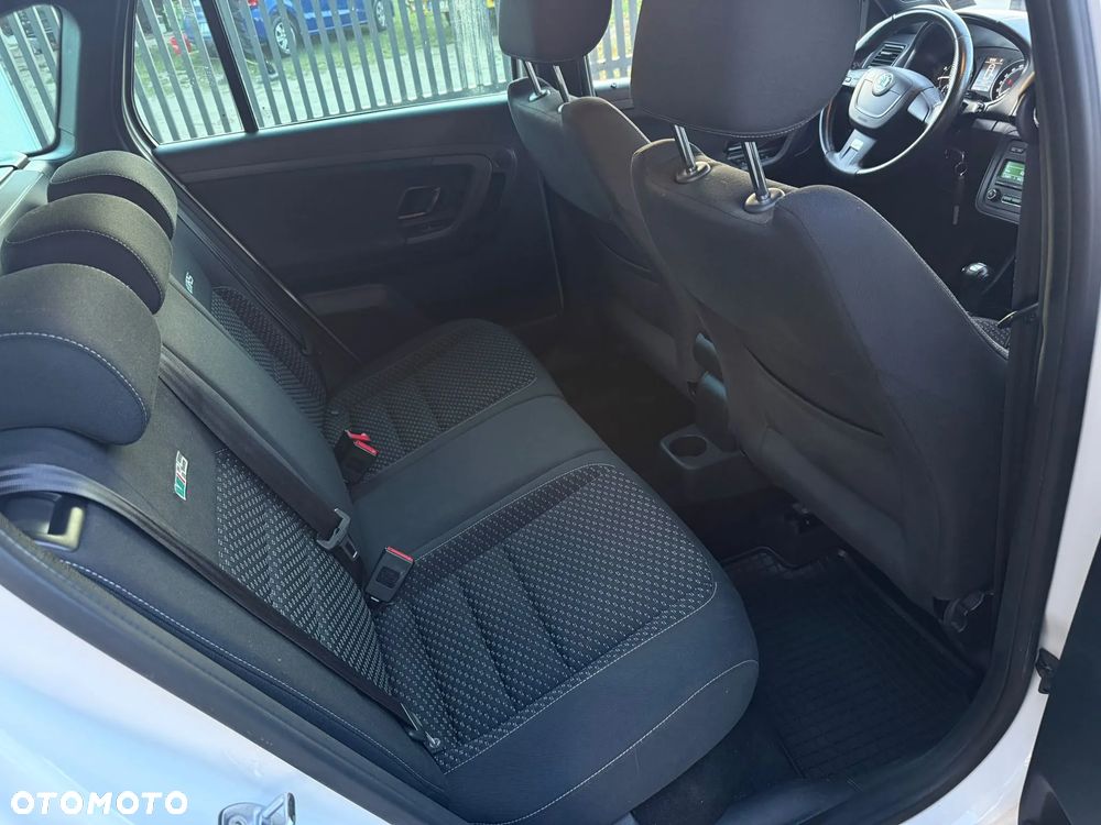 Skoda Fabia 1.4 TSI DSG RS - 23