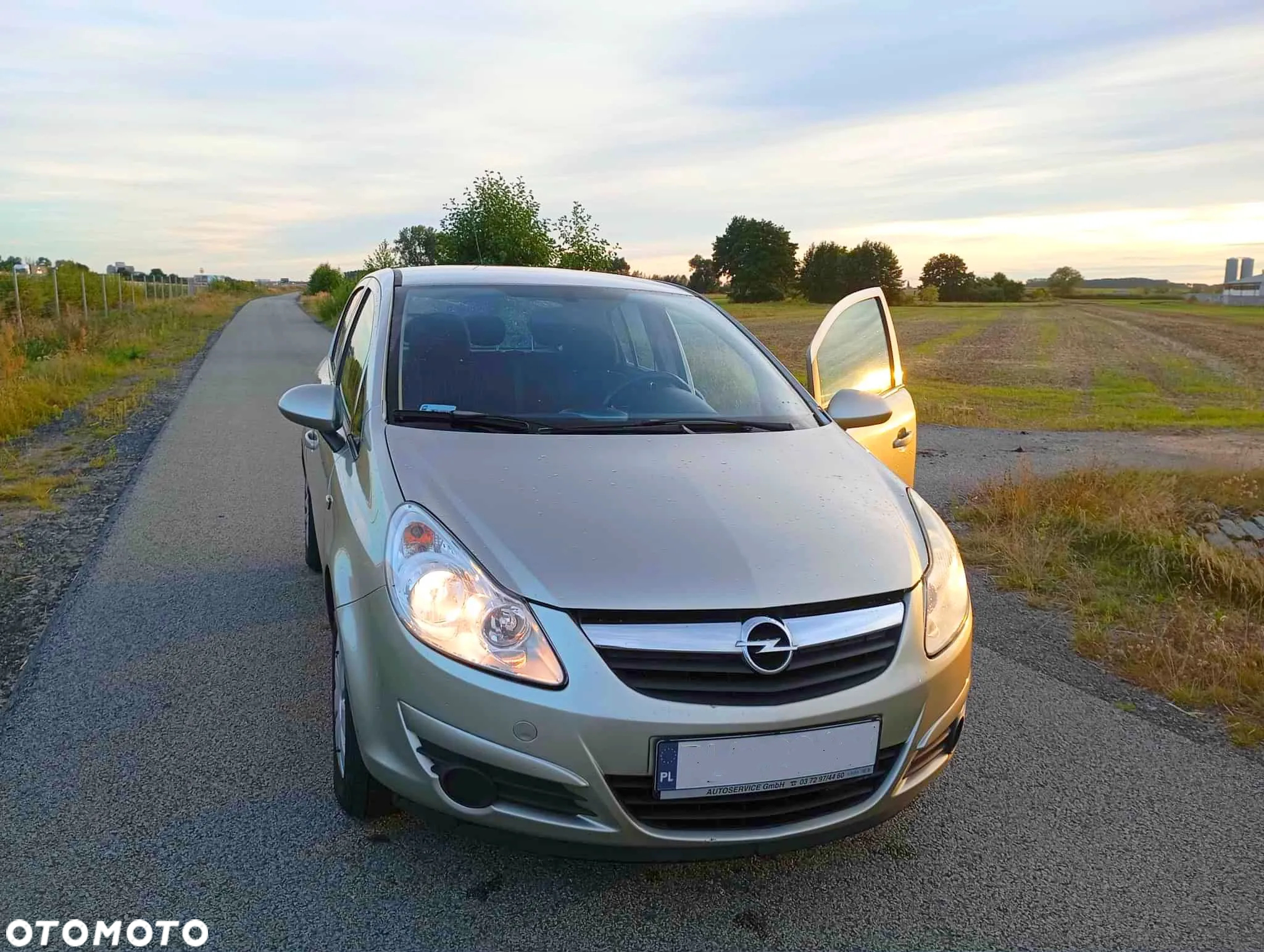 Opel Corsa 1.2 16V Cosmo - 3