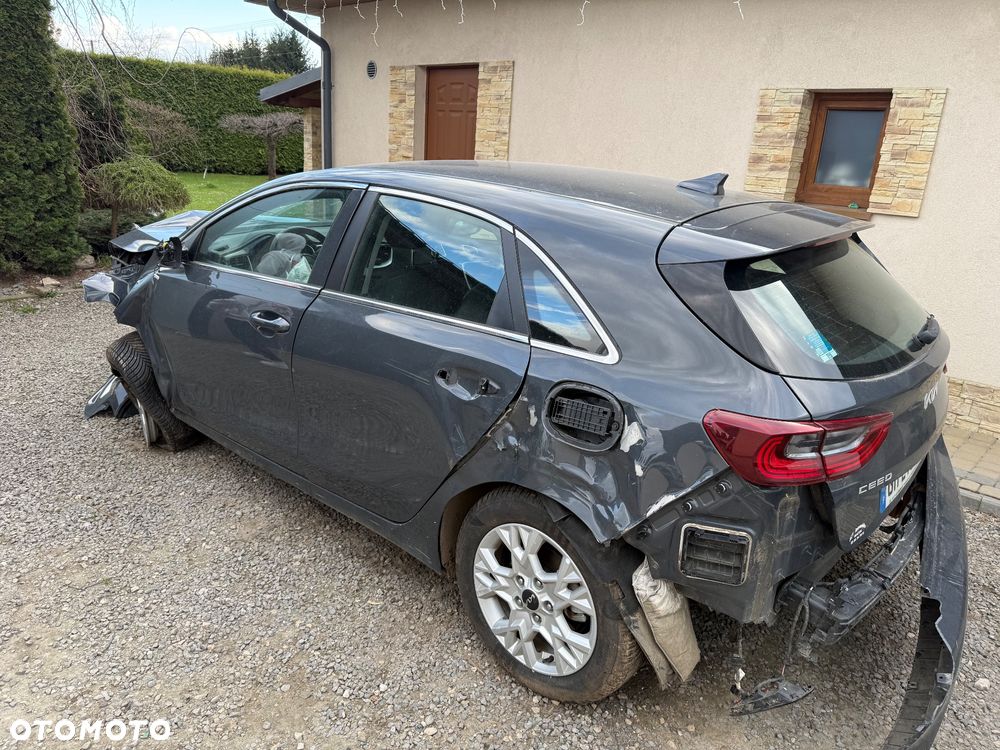 Kia Ceed 1.0 T-GDI 100 OPF Attract - 3