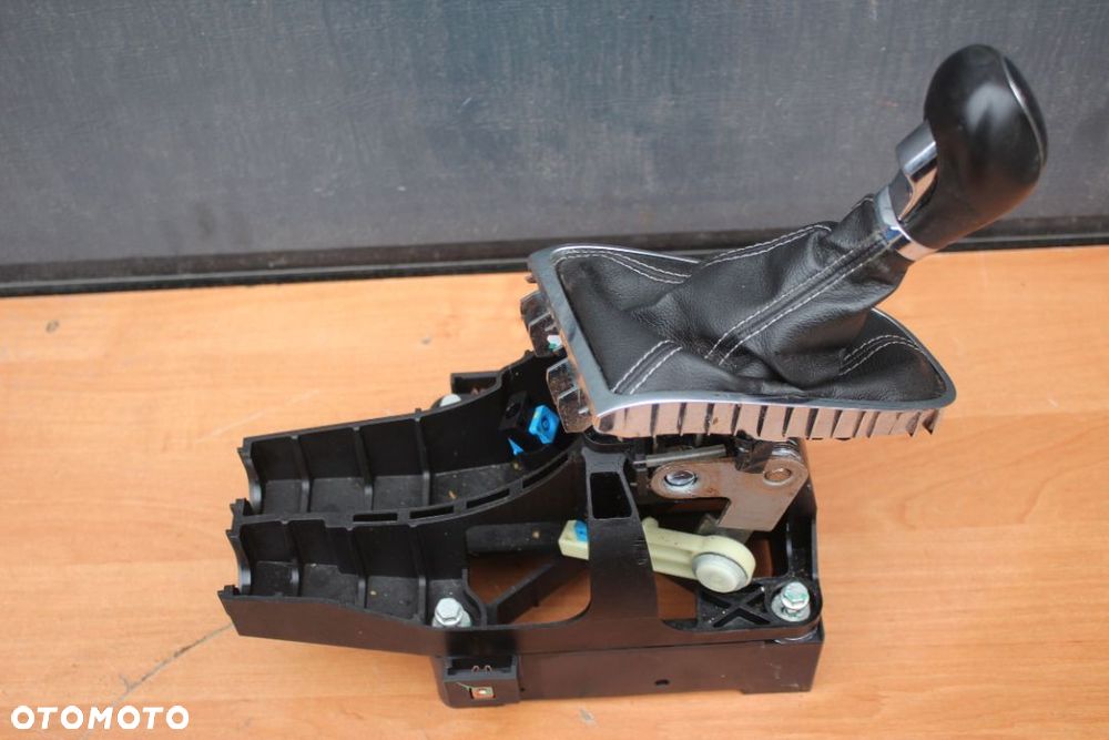 LEWAREK ZMIANY BIEGÓW OPEL ASTRA J 1.4T BENZYNA 6B 55563829