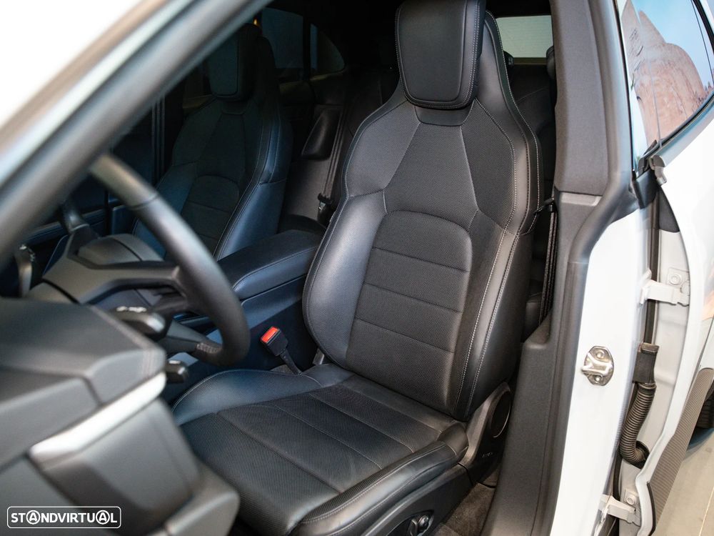 Porsche Macan Electric 4 - 24