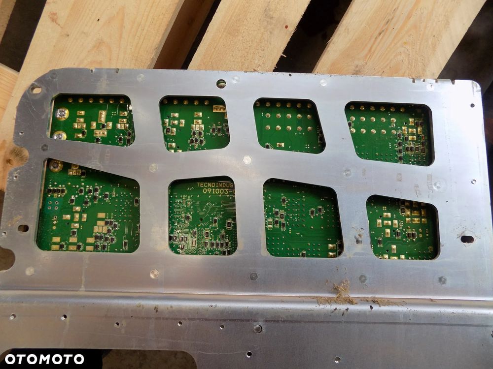 Merlo P 34.7 płyta sterowania bezpieczników 081007 - 2