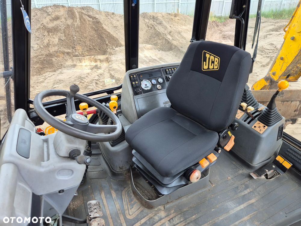 JCB 3cx 4x4 - 3
