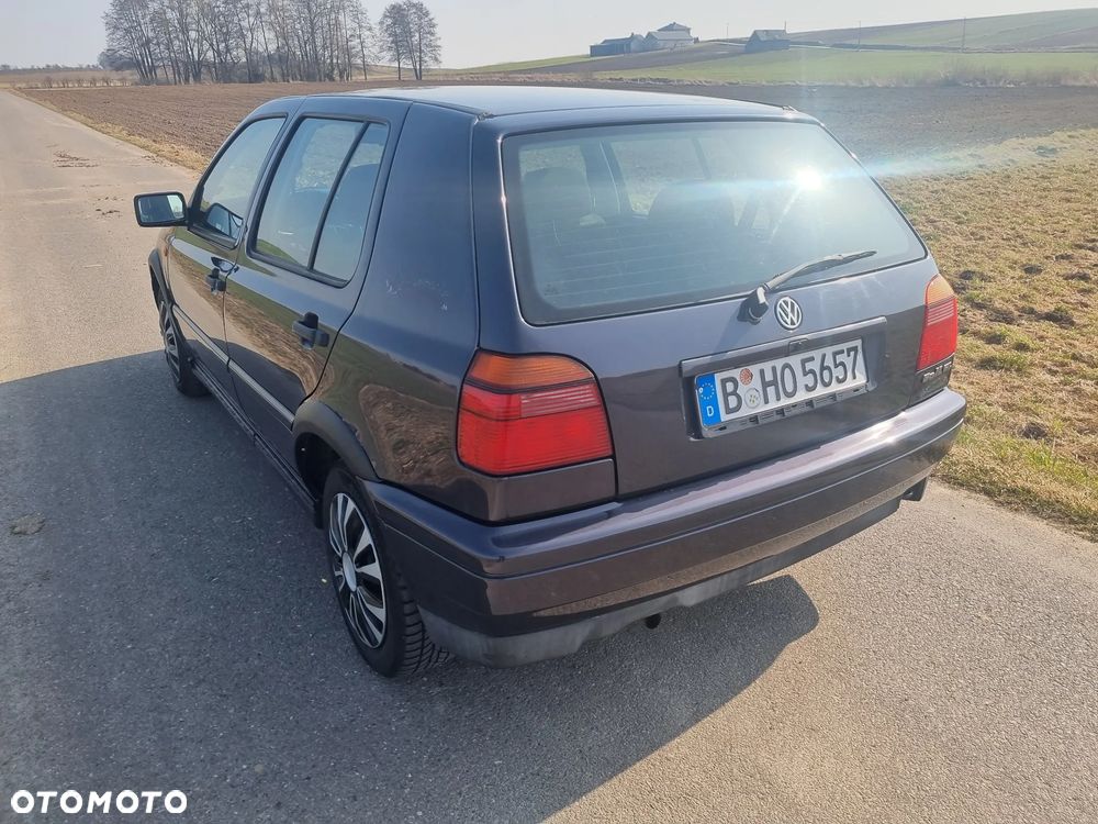 Volkswagen Golf 1.6 - 1