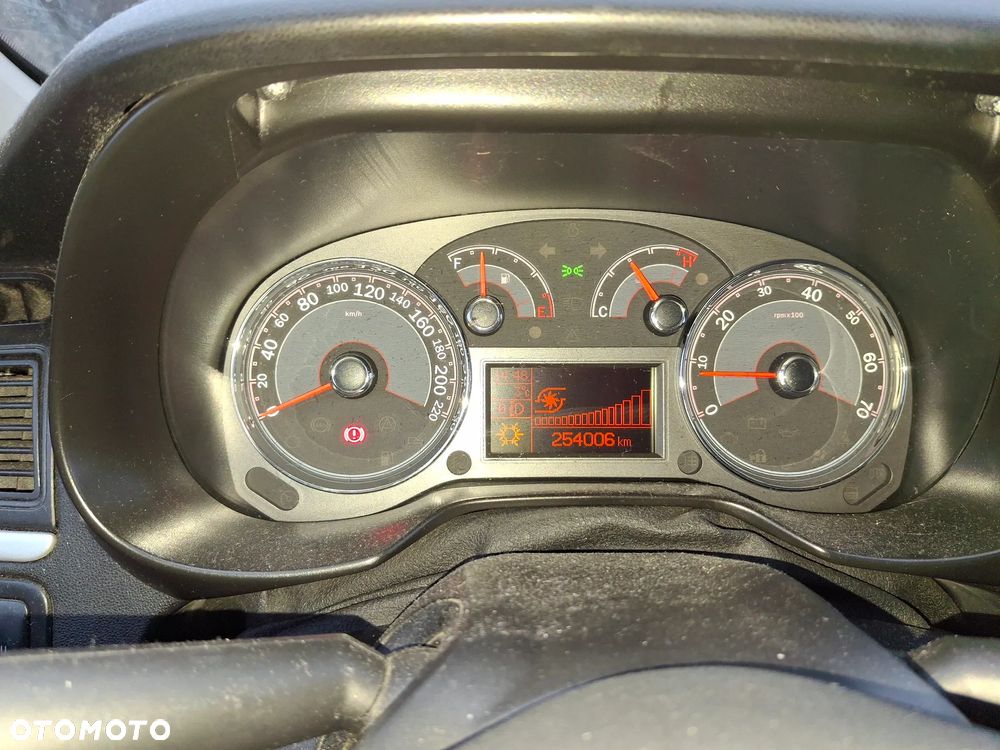 Fiat Linea 1.4 T-Jet 16V Dynamic - 21