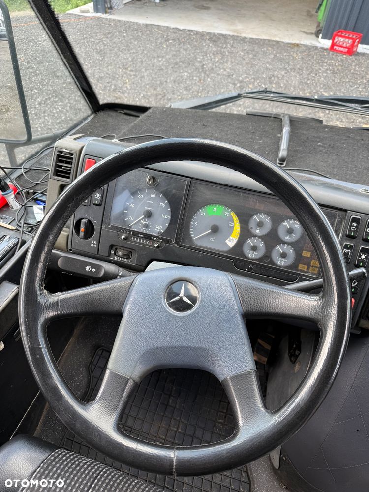 Mercedes-Benz 815 - 8