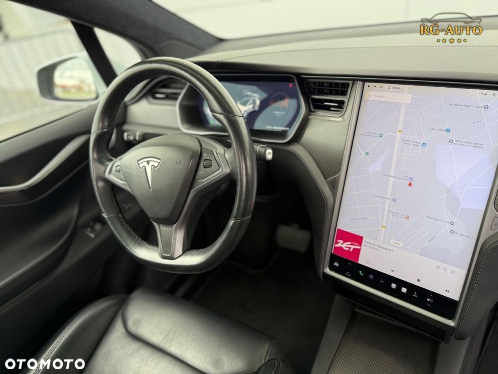 Tesla Model X - 26