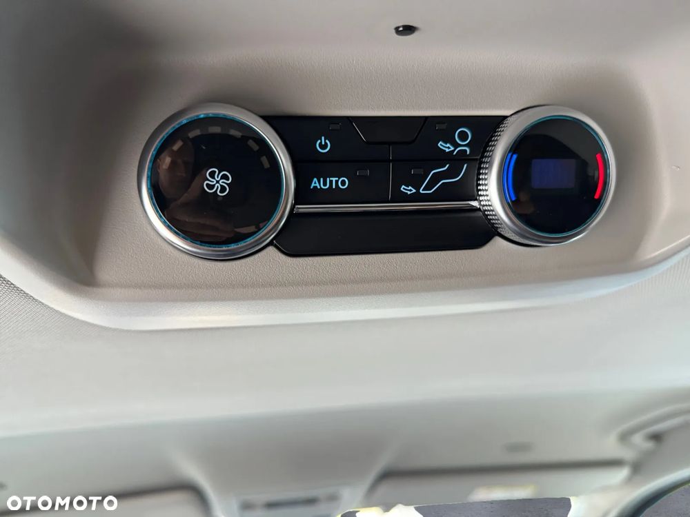 Ford Tourneo Custom 2.0 EcoBlue 320 L2 Titanium - 17