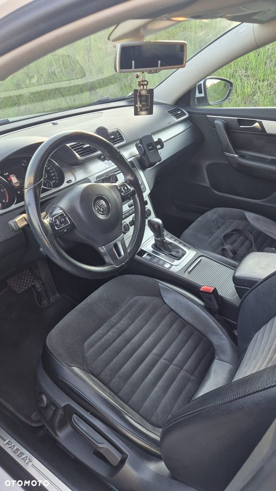 Volkswagen Passat 2.0 TDI DPF DSG Highline - 16