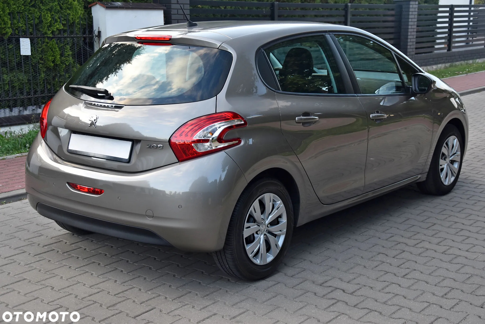 Peugeot 208 HDi 68 Like - 10