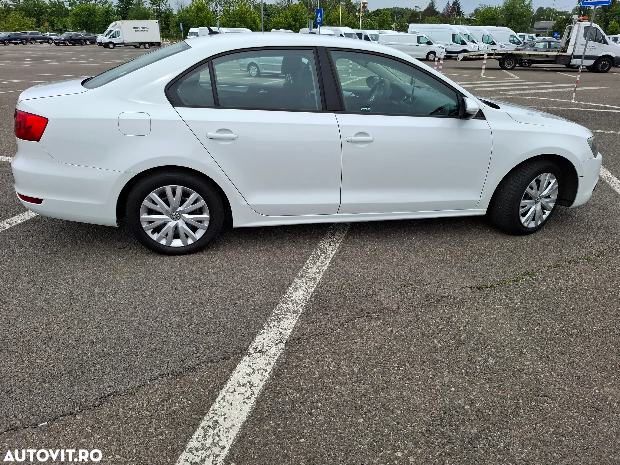 Volkswagen Jetta - 4